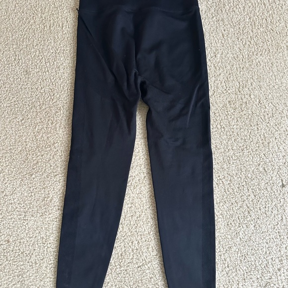 Women’s PINK Black Leggings - Picture 3 of 4